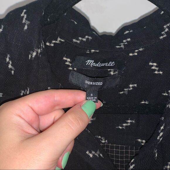 OVERSIZED BLACK PATTERNED BUTTON DOWN - Picture 2 of 2